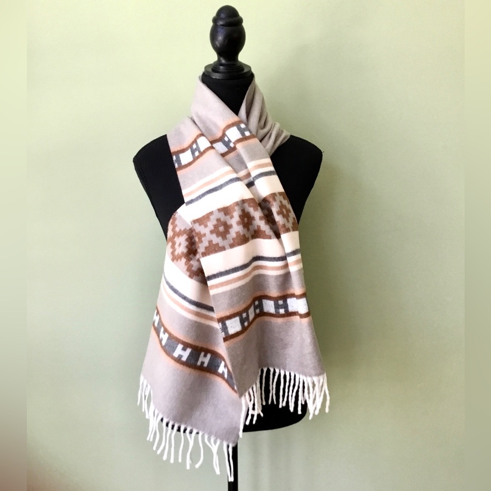 Alessandro Di Como NWOT Vintage Cashcryl France Fringed Scarf